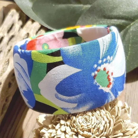 Vintage Y2K Tropical Flowers Cotton Fabric Covered Wide Bangle Bracelet - Picture 2 of 10